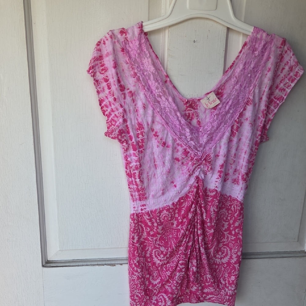 Pink Lace V-Neck Top B True Y2k Boho Pink Size Small. Festival